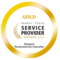 Goldener, kreisförmig umrandeter Siegel, auf dem der Sieger „Service Provider" der Awards 2023 steht