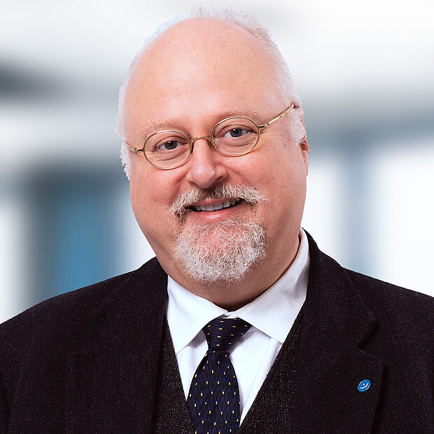 Portrait Sebastian Von Bomhard