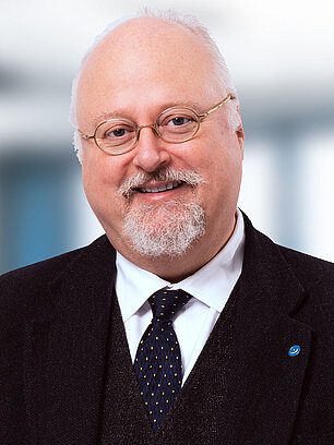 Portrait Sebastian Von Bomhard