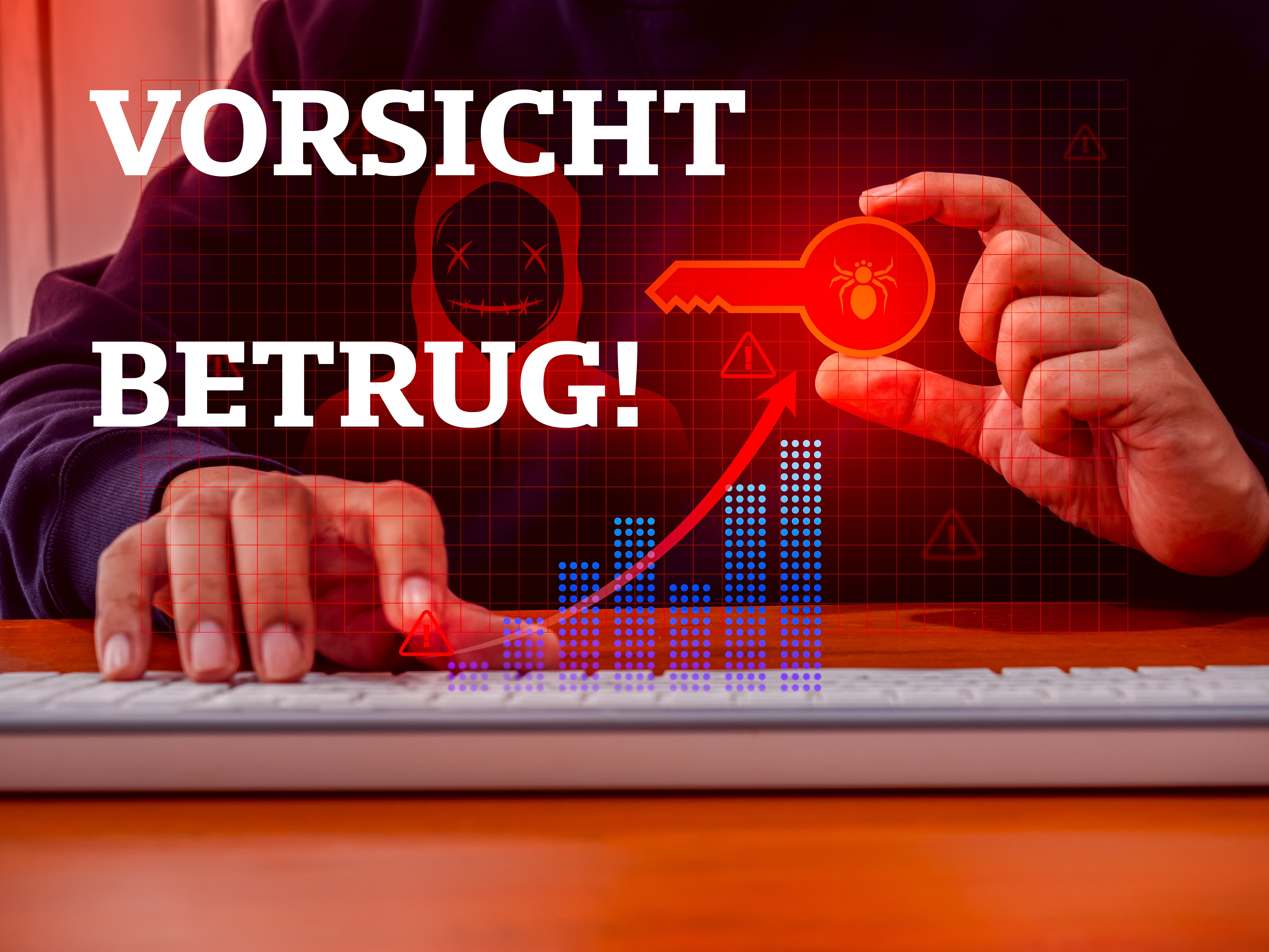 Eine Person die an einem Schreibtisch sitzt und einen Digitalen Schlüssel in der Hand hat. Davor der Schriftzug Vorsicht Betrug!